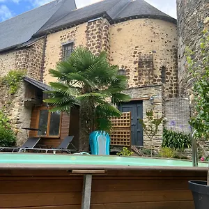 Le Saint Julien Au Coeur Du Centre Historique De Châteaugiron
